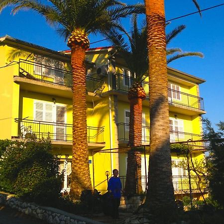 ホテル House Rozi Palit エクステリア 写真