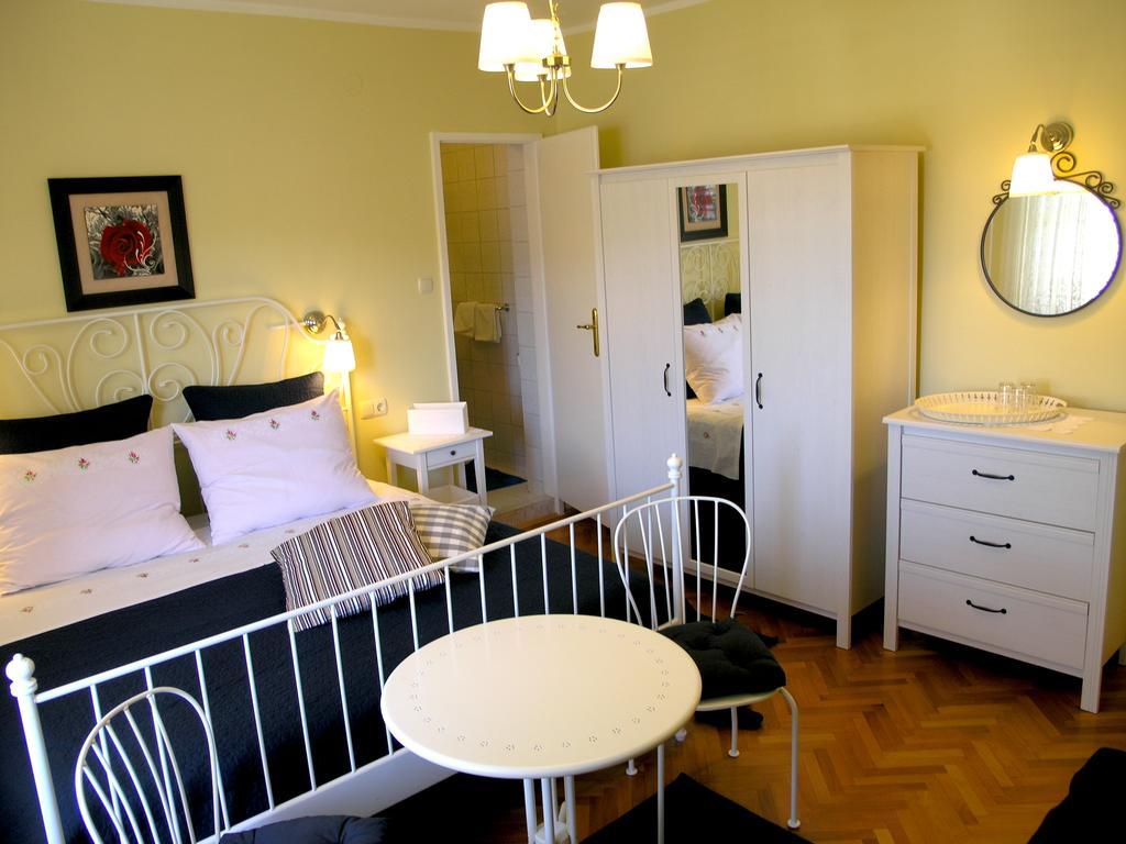 ホテル House Rozi Palit 部屋 写真