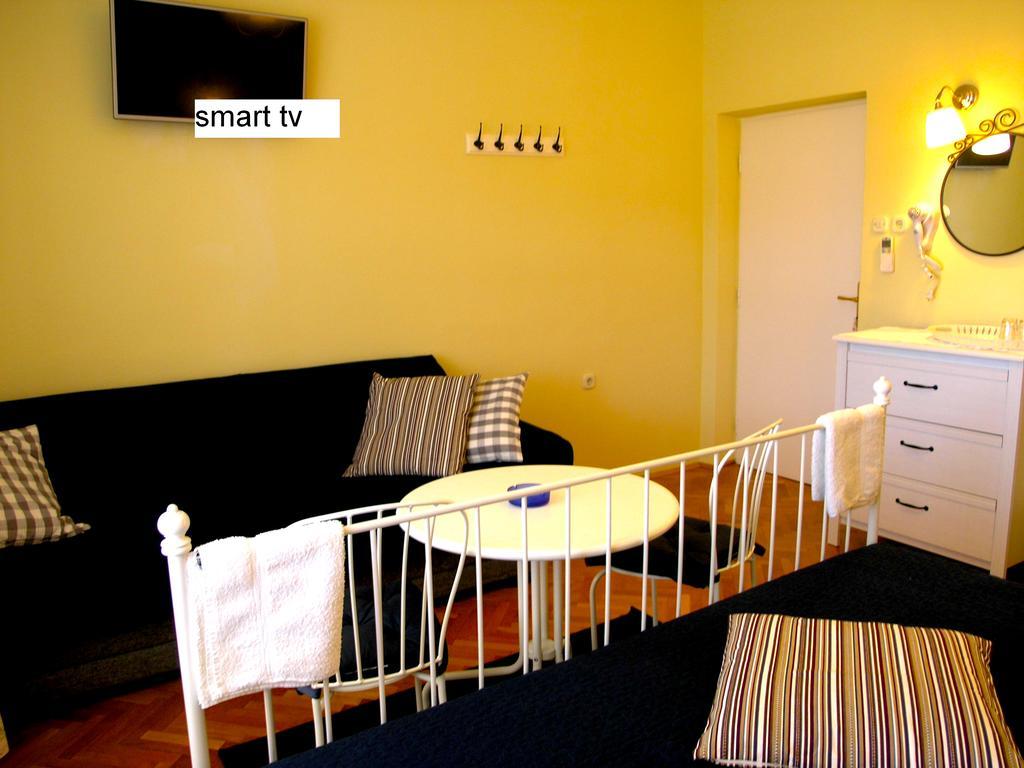 ホテル House Rozi Palit 部屋 写真
